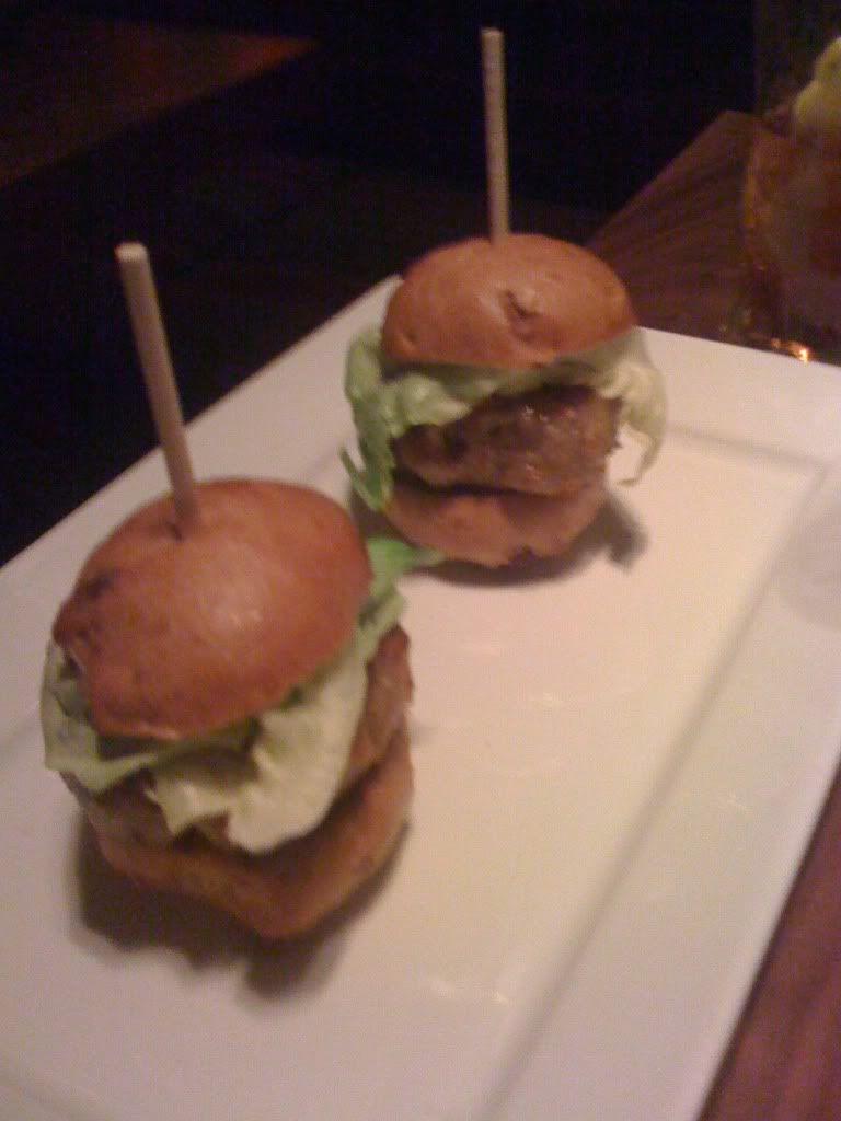 Thanksgiving Dinner Sliders from Johnny Smalls Thanksgiving Dinner Sliders from Johnny Smalls