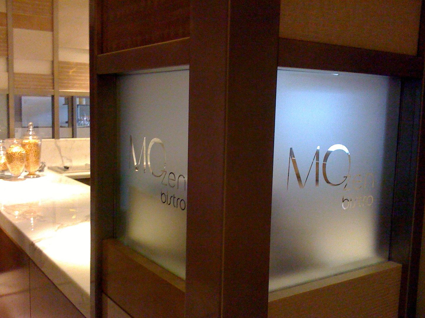 MOzen Bistro - Good Food, Empty Spaces MOzen Bistro - Good Food, Empty Spaces