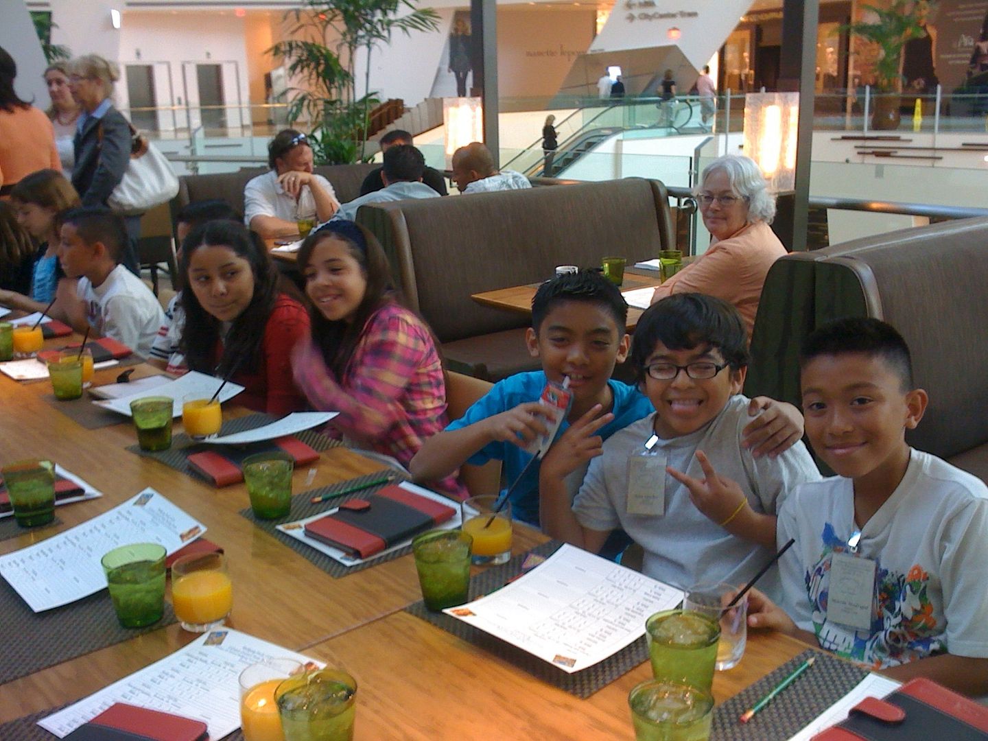 The kiddies enjoying some good grub! The kiddies enjoying some good grub!