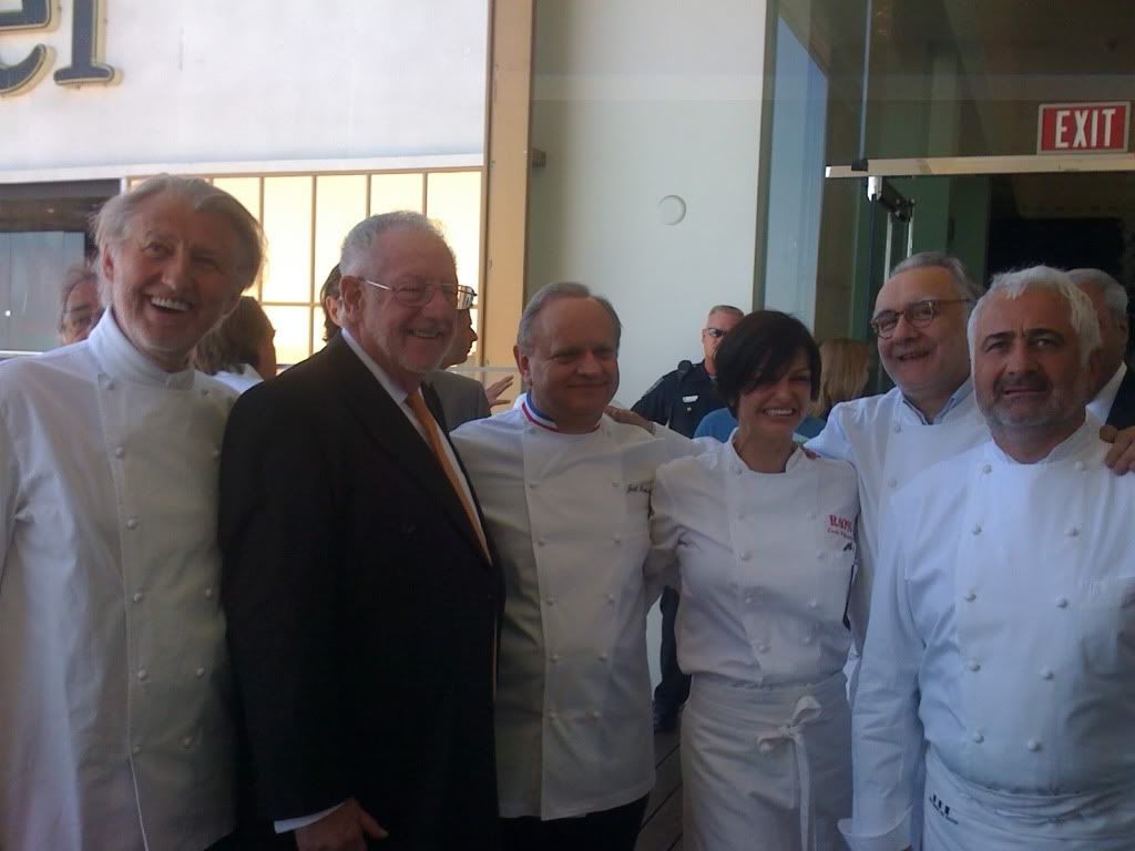 From L-R: Pierre Gagnaire, Mayor Oscar Goodman, Joël Robuchon, Carla Pellegrino, Alain Ducasse & Guy Savoy From L-R: Pierre Gagnaire, Mayor Oscar Goodman, Joël Robuchon, Carla Pellegrino, Alain Ducasse & Guy Savoy